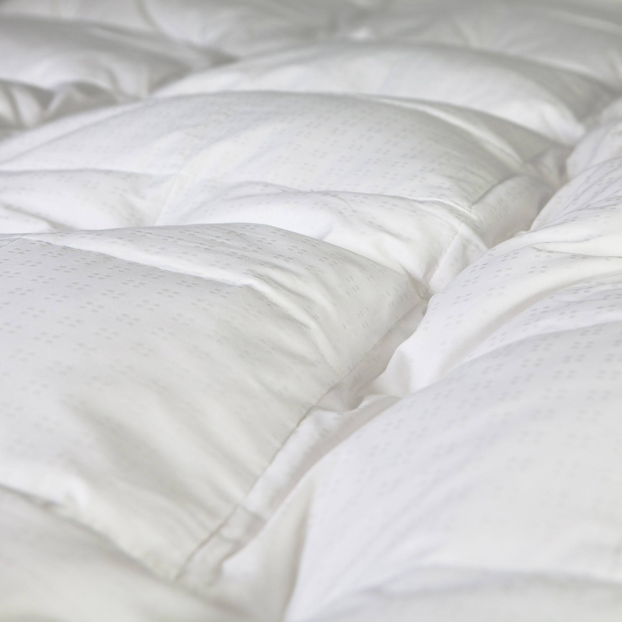 White Cotton Down and Goose Featherbed, Full I744180