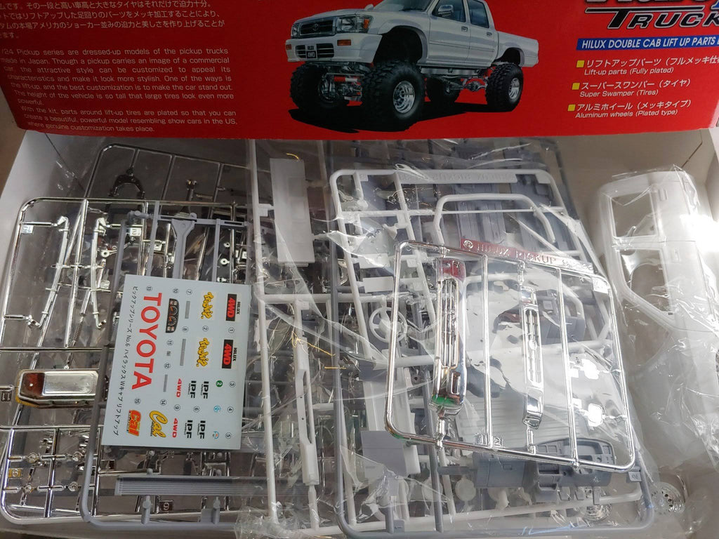 1/24 Hilux Double Cab Lift-Up F9549