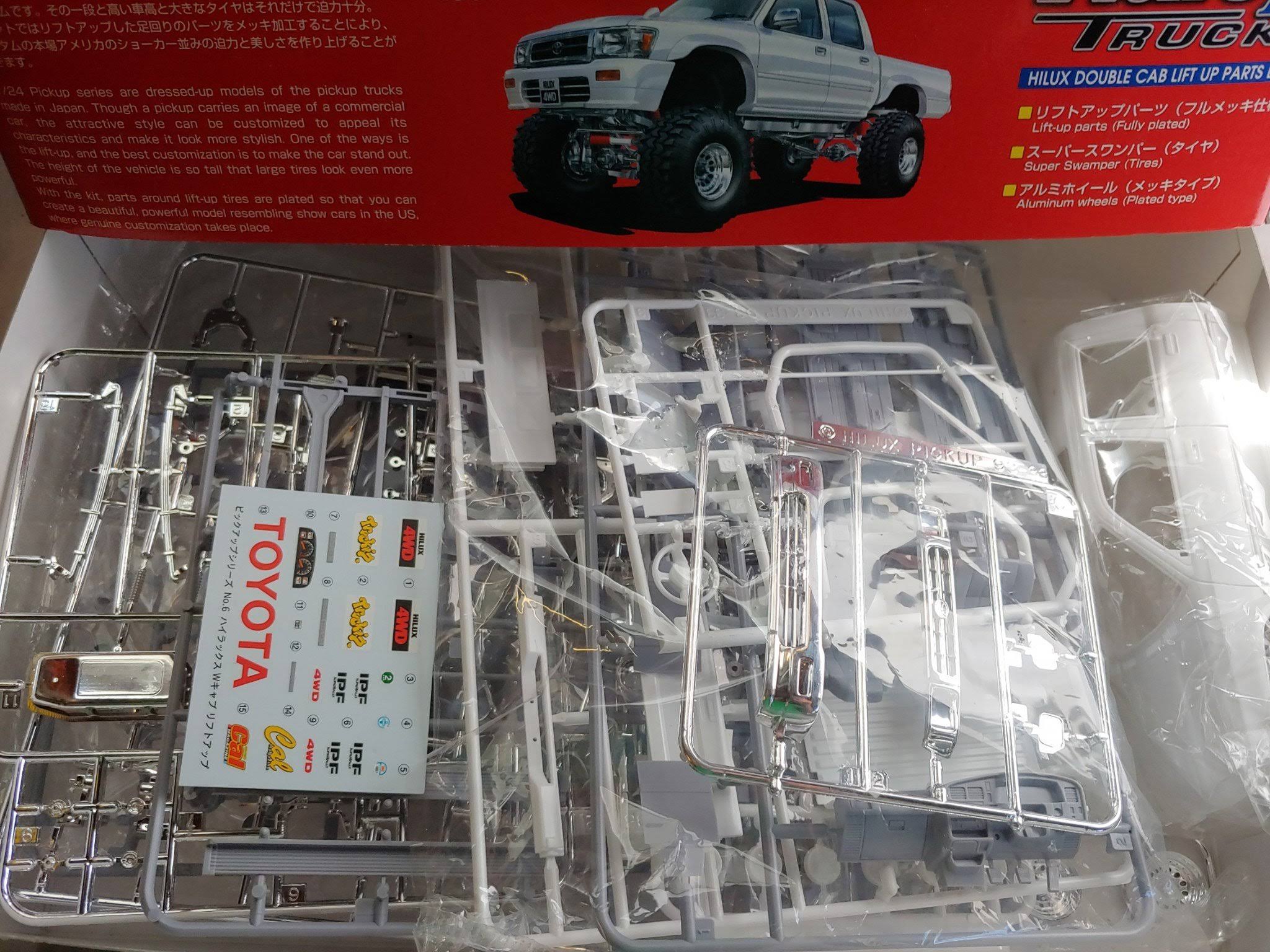 1/24 Hilux Double Cab Lift-Up F9549