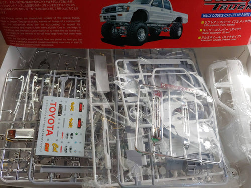 1/24 Hilux Double Cab Lift-Up F9549