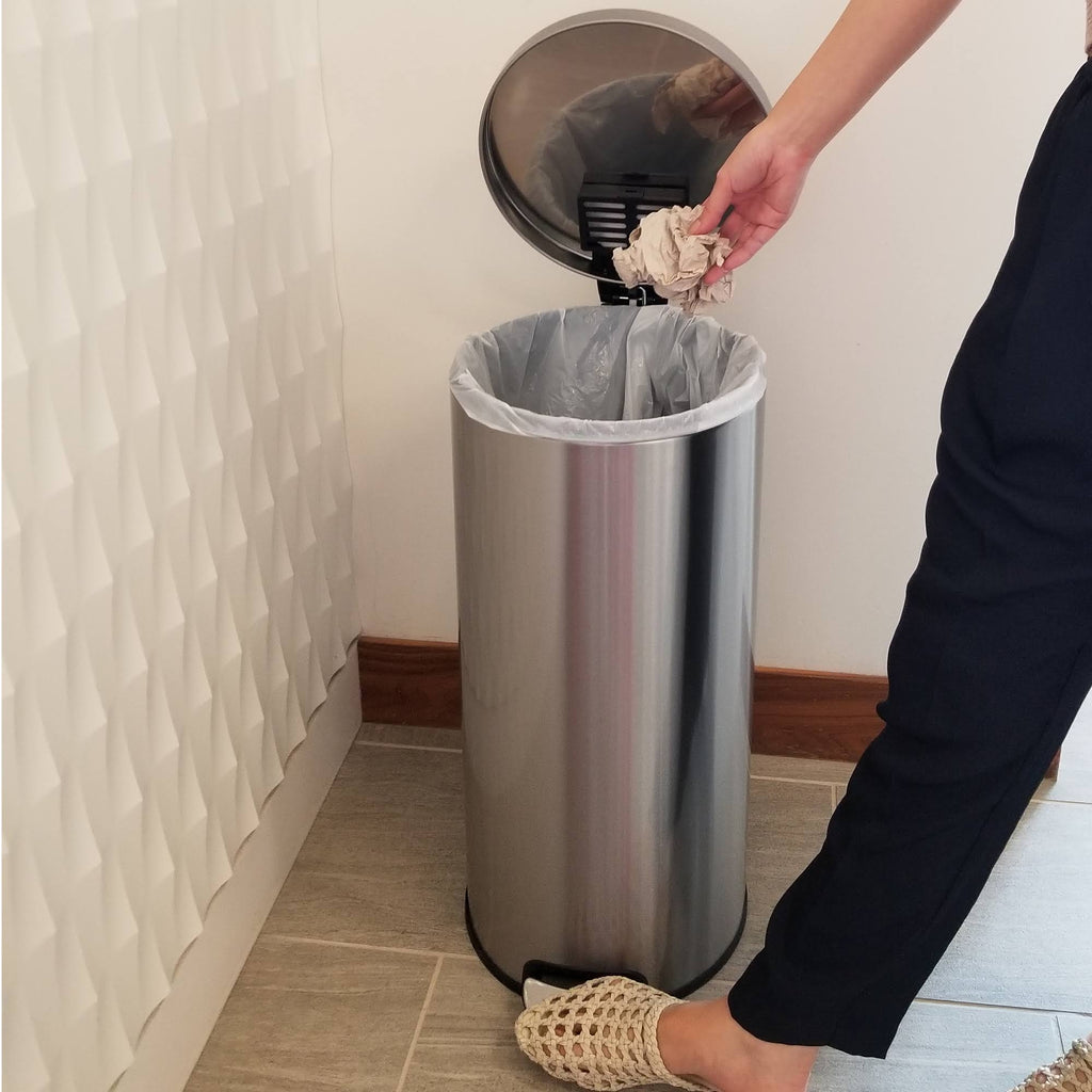 8 Gallon Step Trash Can J909