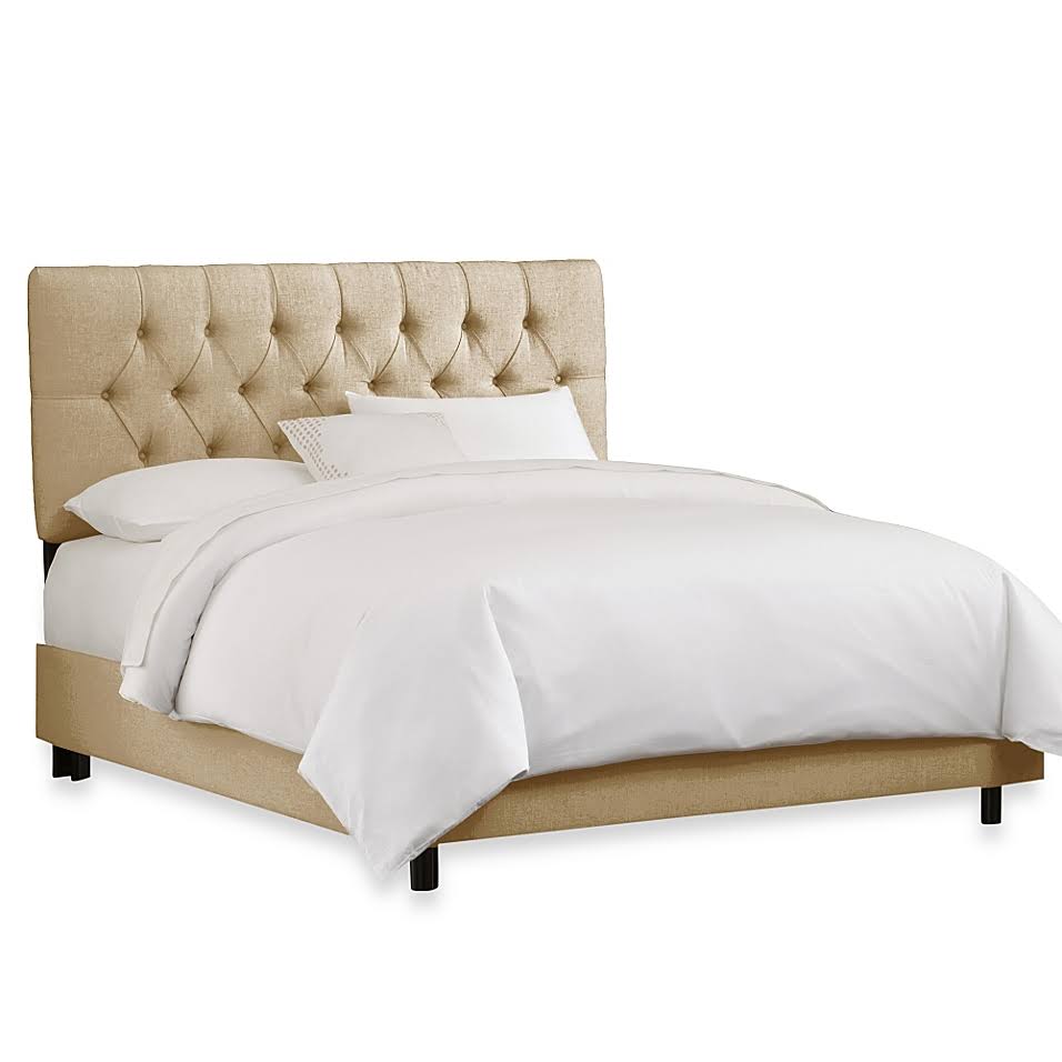 King Tufted Bed in Linen Sandstone T653580