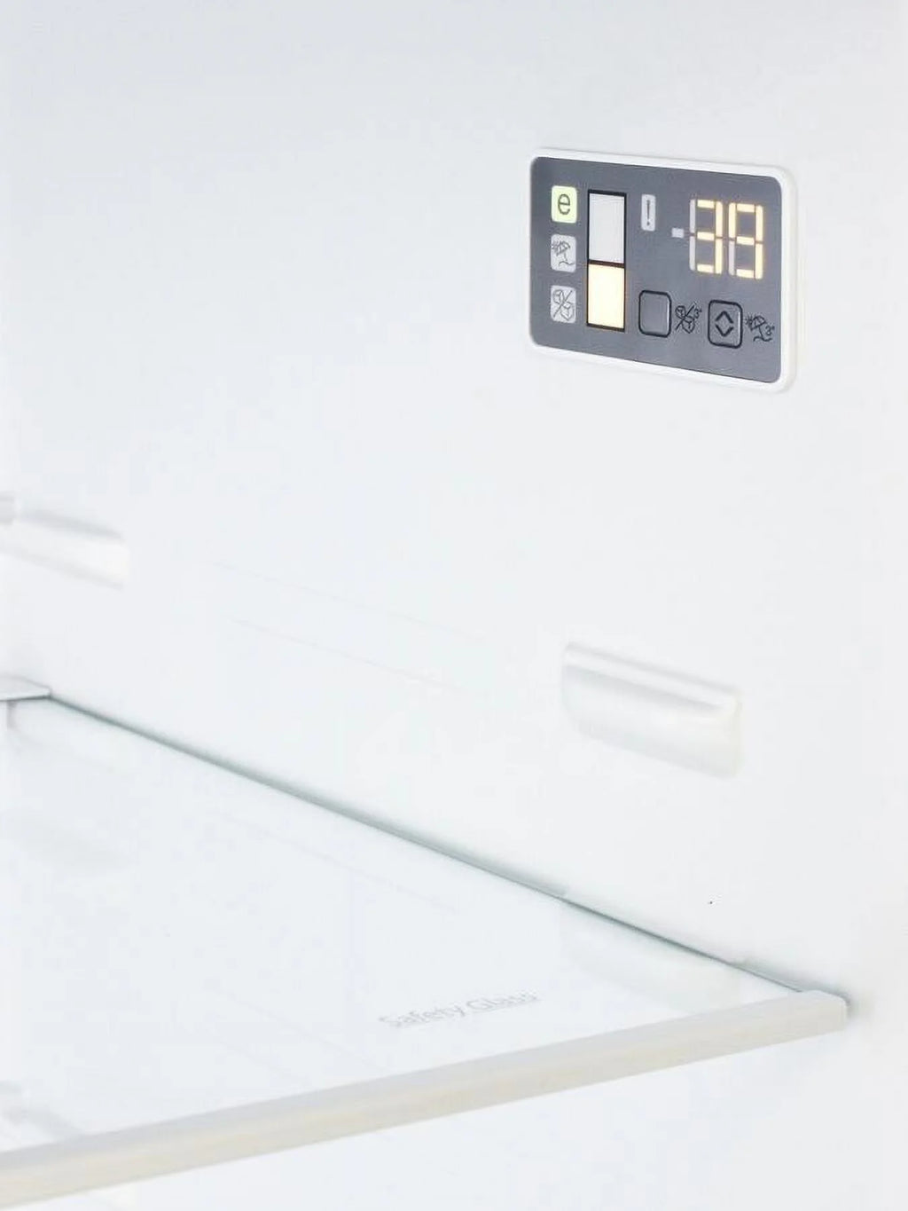 28 Energy Star Bottom Freezer Refrigerator with 16.4 cu. ft. Capacity in Stainless Steel L4572