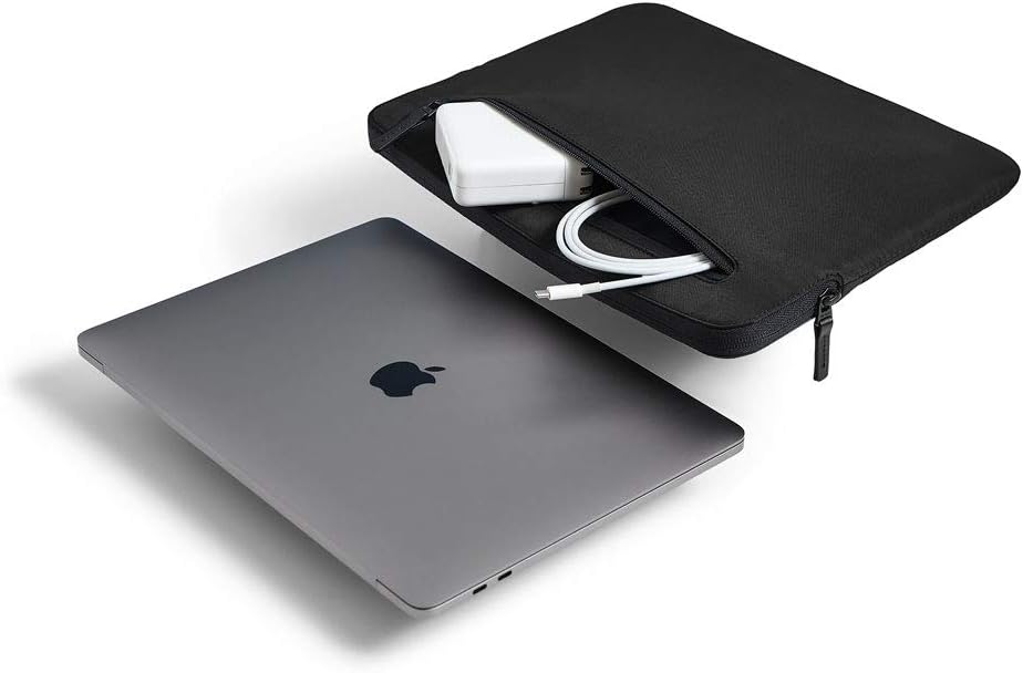 Compact Sleeve in Flight Nylon, Black E3462